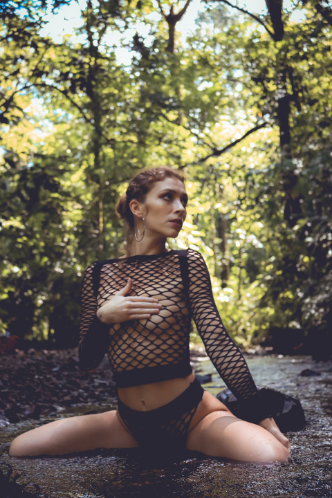 OnlyFansのヘッダー画像 gingersnapilcious