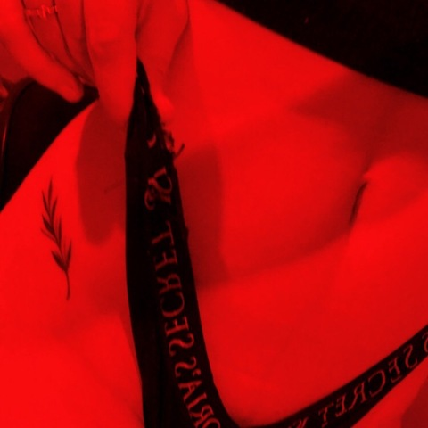 OnlyFansのヘッダー画像 glowbb