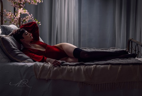 OnlyFans Header Bild harliantihero