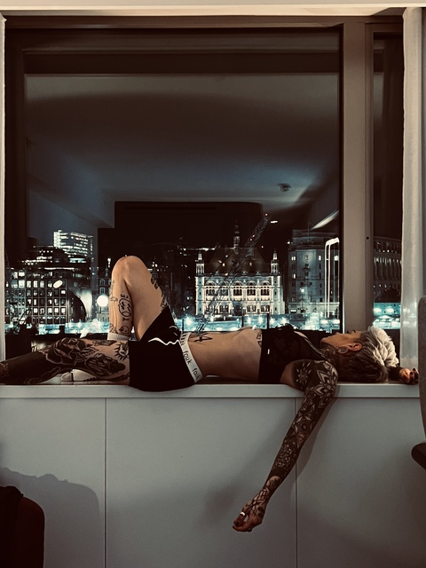 Снимка на заглавието на OnlyFans holly_inked