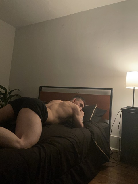 OnlyFansのヘッダー画像 ikerov