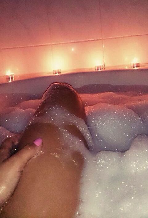 Картинка шапки OnlyFans ilona