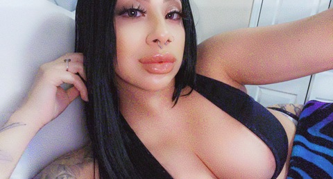 Image d'en-tête OnlyFans itsizzyyiggzz