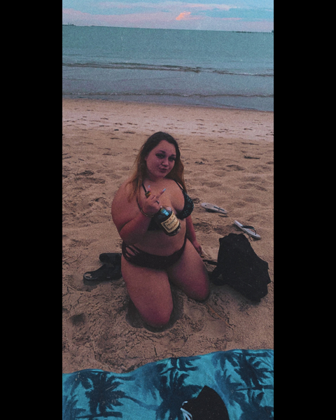 오직 팬들만 볼 수 있는 itsjayybaybee의 헤더 사진