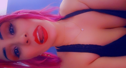 Obraz w nagłówku OnlyFans ittybitty_avia