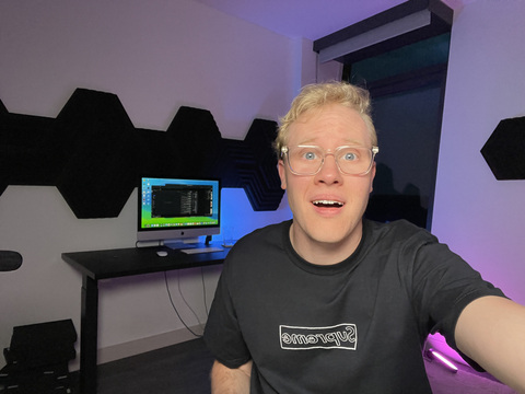 Картинка шапки OnlyFans iupdates