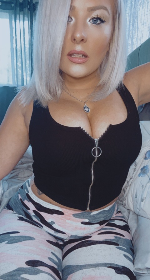 OnlyFans header picture jamidoll01