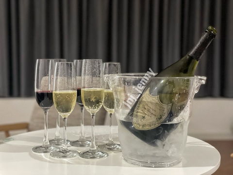 OnlyFansのヘッダー画像 jnj_couple