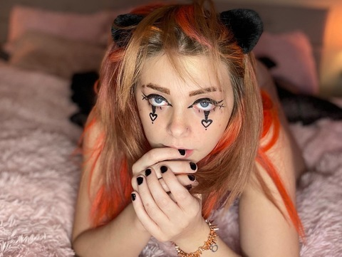 OnlyFans हेडर चित्र kandietrips