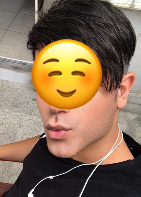 OnlyFansのヘッダー画像 kankiler