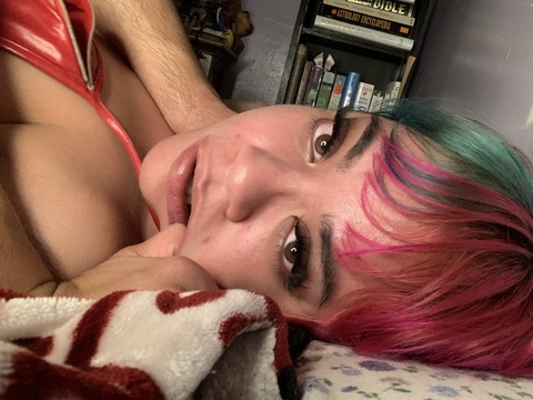 صورة رأس OnlyFans kattyswallows