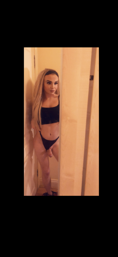 OnlyFans header picture kayleeteenxx