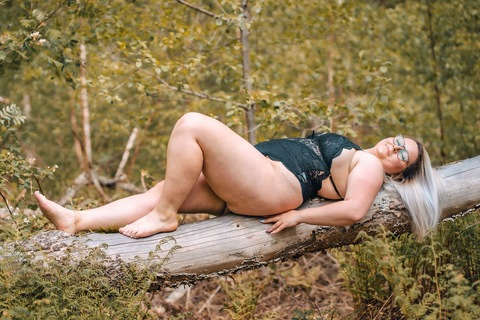 OnlyFansのヘッダー画像 kimm_blondiiee