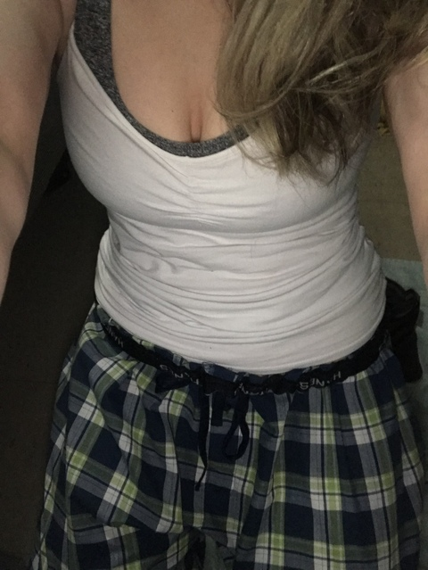 오직 팬들만 볼 수 있는 la_witch의 헤더 사진