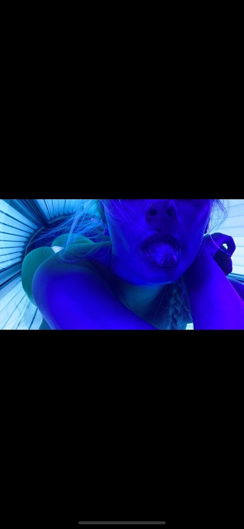 OnlyFansのヘッダー画像 larabxx