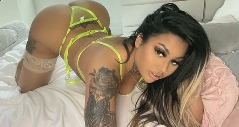 Immagine dell'intestazione OnlyFans larna_lashes