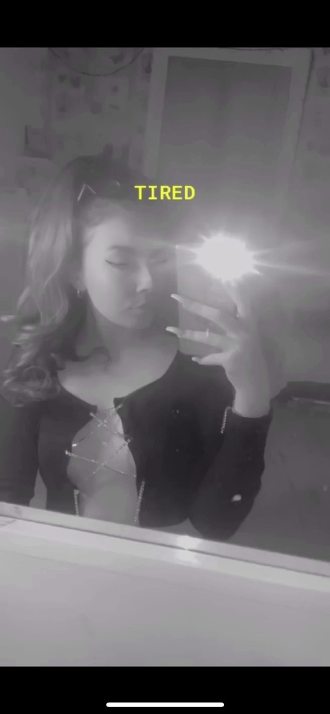 오직 팬들만 볼 수 있는 laurenxx0의 헤더 사진