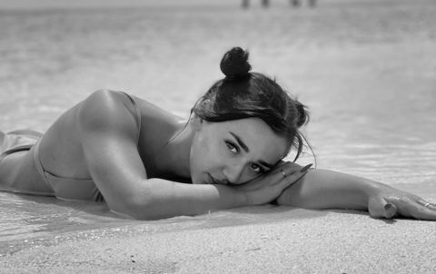 오직 팬들만 볼 수 있는 lidiia4you의 헤더 사진