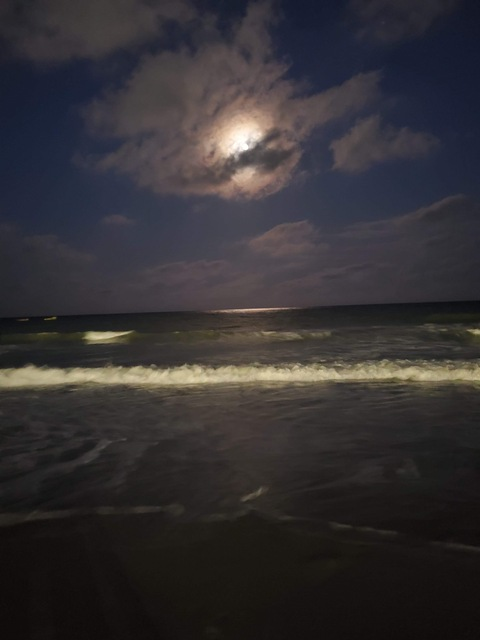 OnlyFansのヘッダー画像 lilmommav