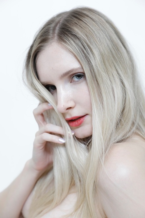 Картинка шапки OnlyFans lilyhart1