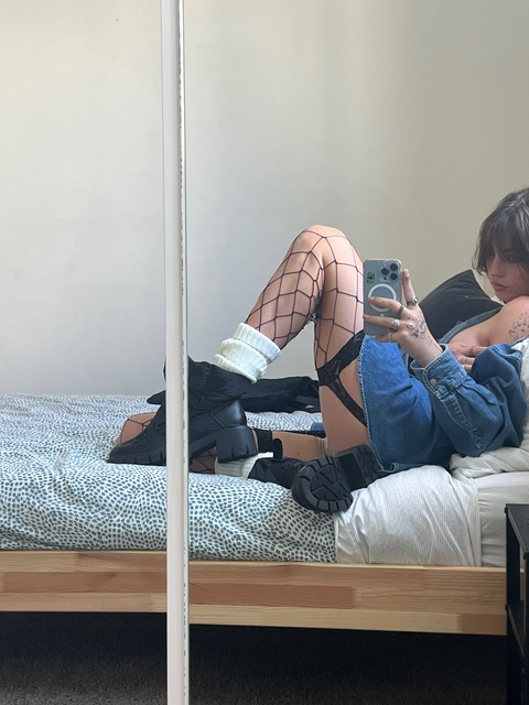 OnlyFans header picture lo-ograce