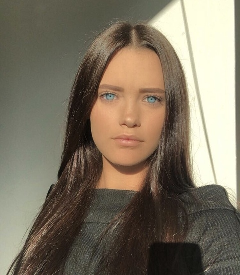 오직 팬들만 볼 수 있는 lollollo2021의 헤더 사진