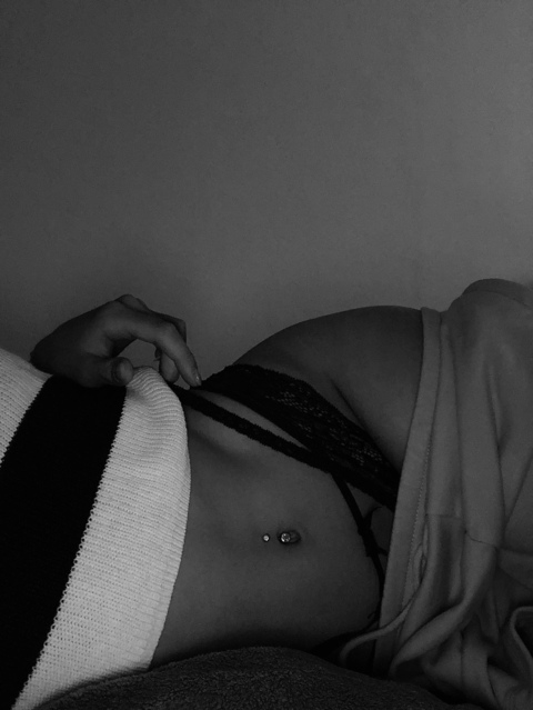 OnlyFansのヘッダー画像 louchiara