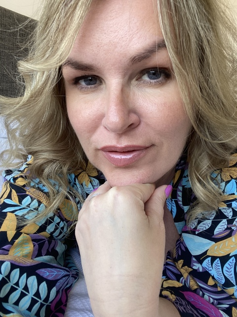 OnlyFans header picture marriedcouple2000