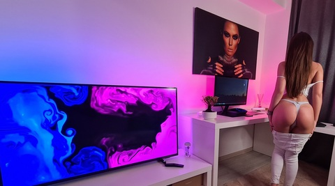 Gambar header OnlyFans mashagrx