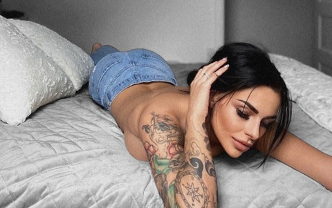 Снимка на заглавието на OnlyFans maunikacsamson