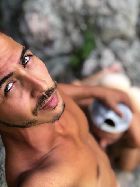 오직 팬들만 볼 수 있는 maxpowertbiral의 헤더 사진