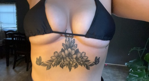 Картинка шапки OnlyFans megxofans