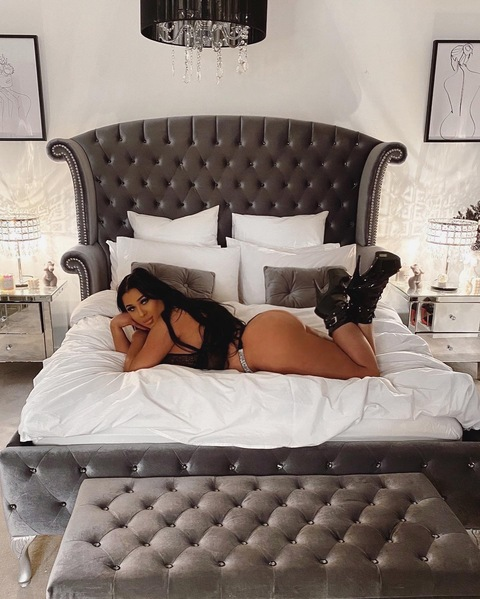 OnlyFans हेडर चित्र melissacol