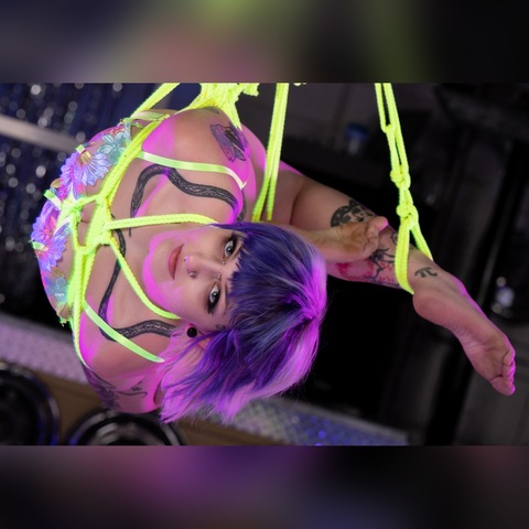 Gambar header OnlyFans mercedesgrey