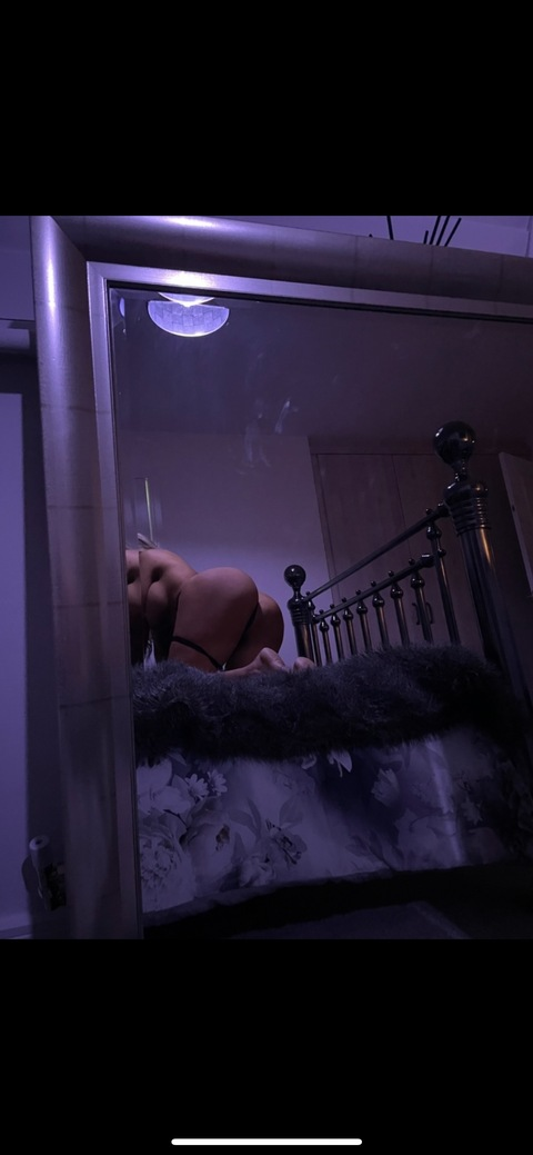 OnlyFans Header Bild miarosebx