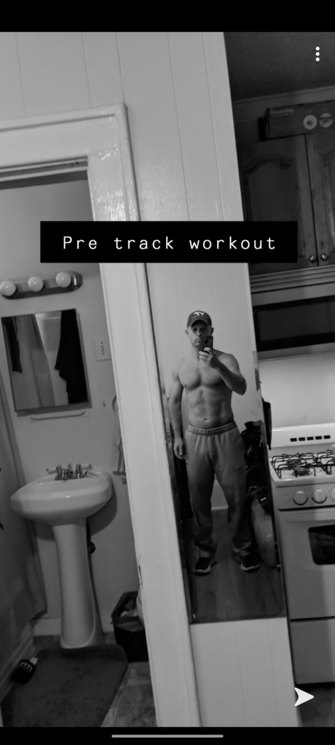 Картинка шапки OnlyFans midfoodrunner