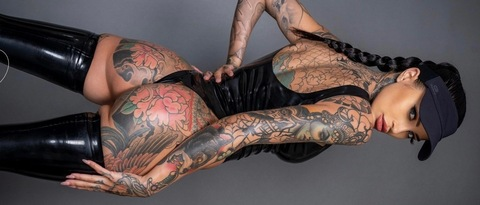 OnlyFansのヘッダー画像 mistress_mika