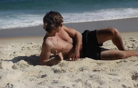 Gambar header OnlyFans mkmkf