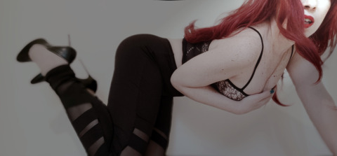 Obraz w nagłówku OnlyFans monia