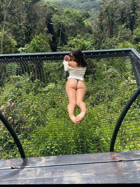 Gambar header OnlyFans musababe