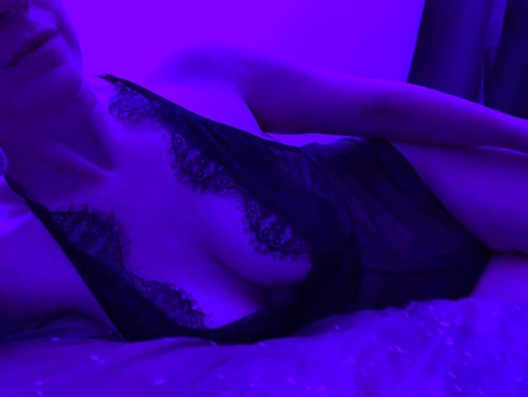 OnlyFansのヘッダー画像 mxvioletvamp