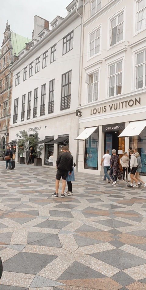 Снимка на заглавието на OnlyFans naaughtygirl