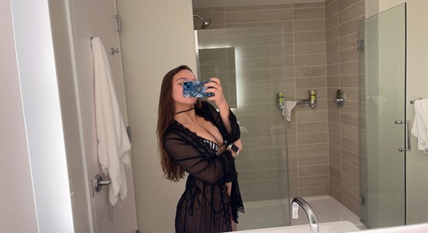 OnlyFansのヘッダー画像 nallaofvalhalla