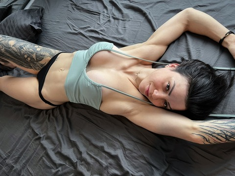 OnlyFans Header Bild naomi.domino