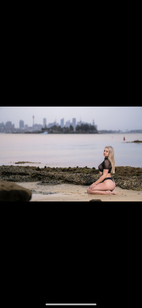 OnlyFans Header Bild nikkilaxx