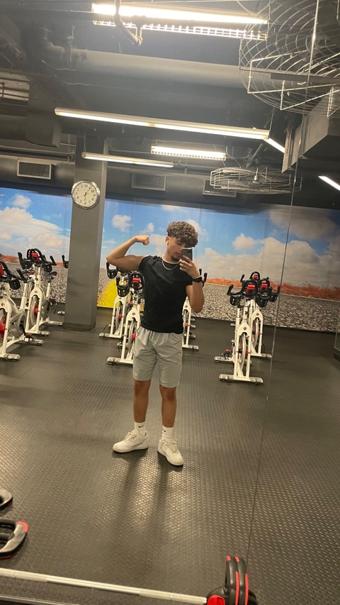 Gambar header OnlyFans oscadnkss