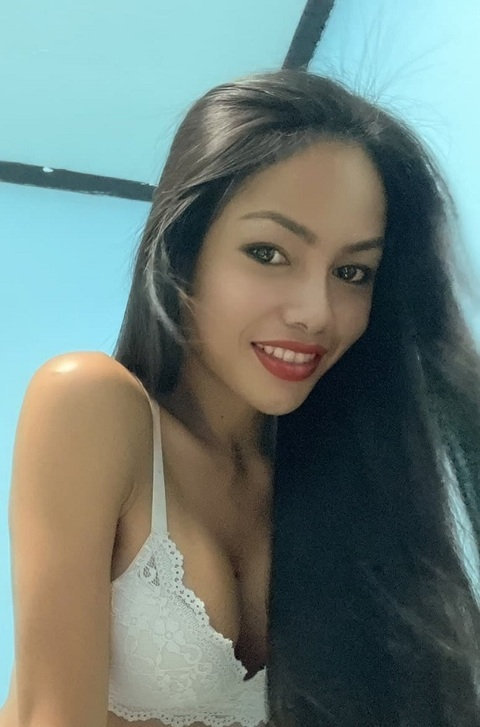 Gambar header OnlyFans peachy.lily