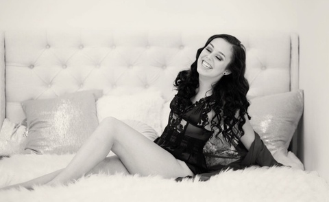 Image d'en-tête OnlyFans perfectplums