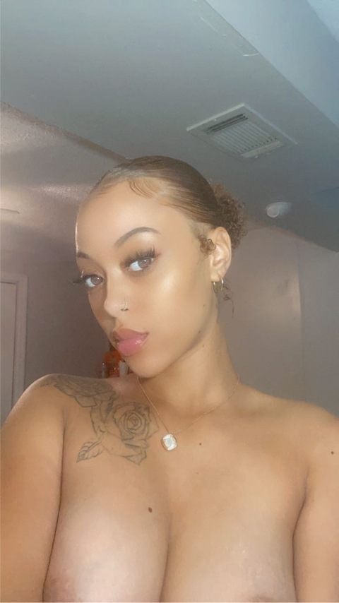 OnlyFans header picture pinkkittyreloaded