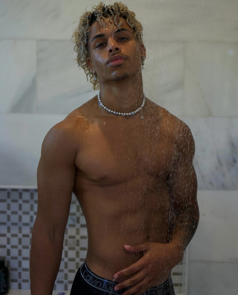 Снимка на заглавието на OnlyFans prettyboiballo